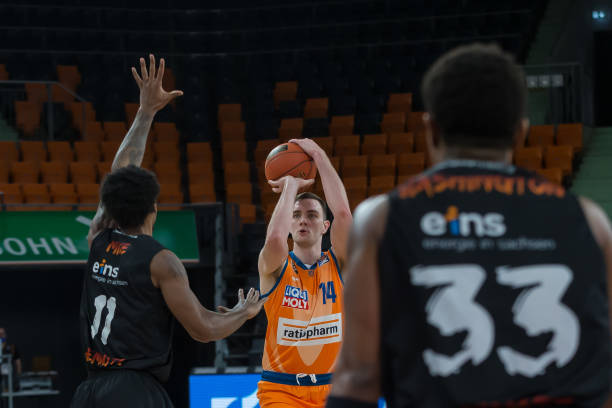 也体现出世 也体现出世